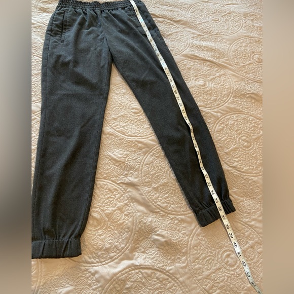 Banana Republic Gray jogger style pull on dress pants! EUC - Picture 8 of 10